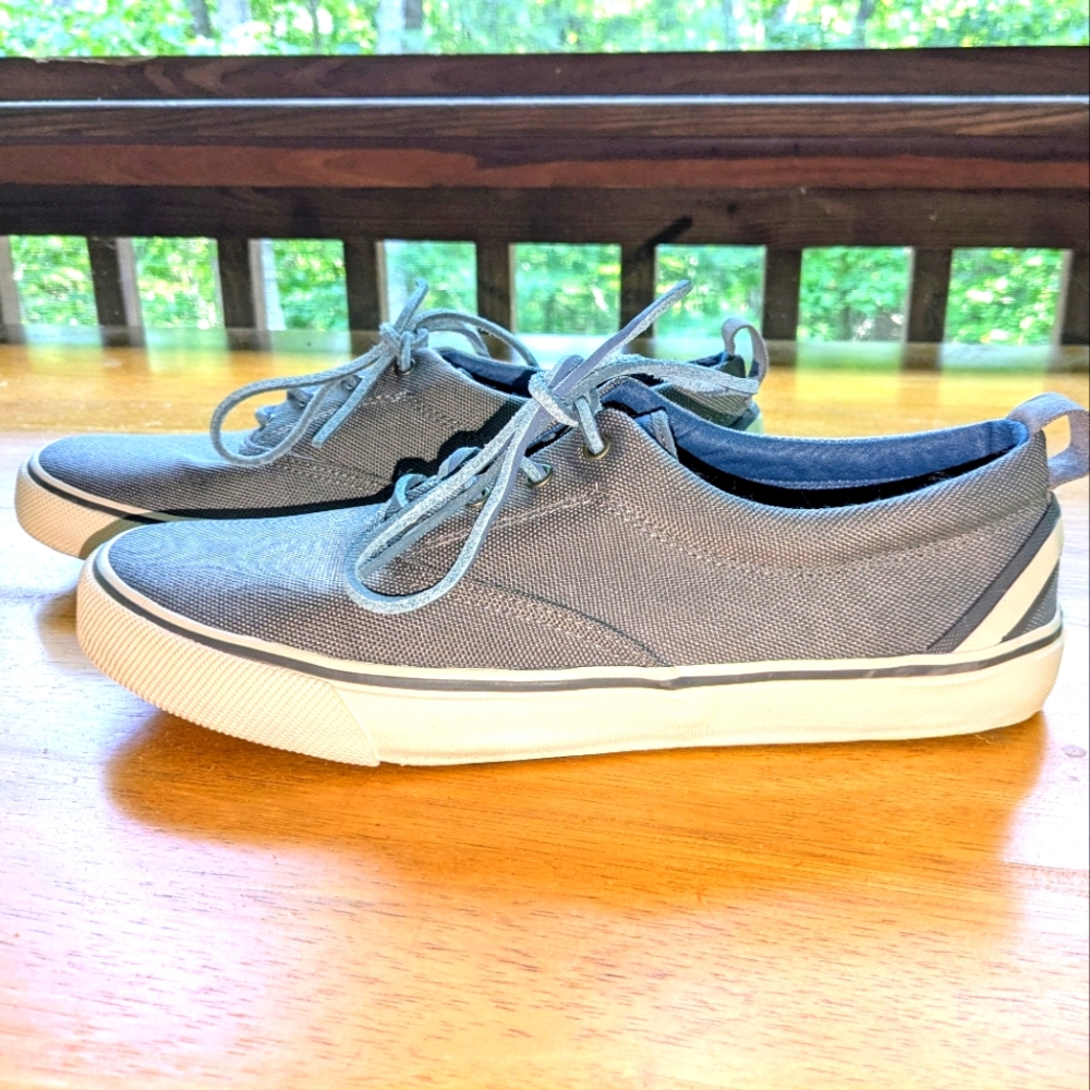 Men's Sperry Size 10.5 SeaCycled Striper II CVO Sneaker Shoe Nautical Slip Proof - Picture 2 of 12